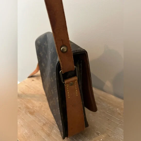 Authentic Louis Vuitton Cartouchiere Handbag Monogram Canvas - Picture 5 of 7